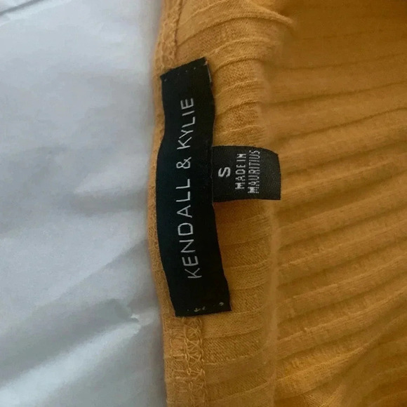 KENDALL & KYLIE TOP - Picture 2 of 3